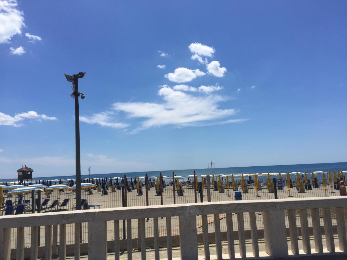 Domus Lido Villa Lido di Ostia Bagian luar foto